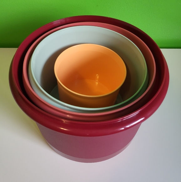 Tupperware Retro Chic 4-pc Stacking Canister Set - Picture 3 of 3